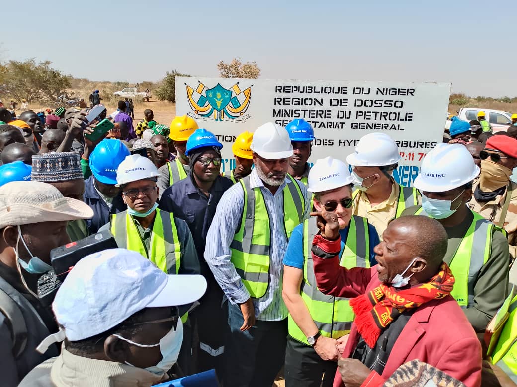 Team reviews schedule milestones on site